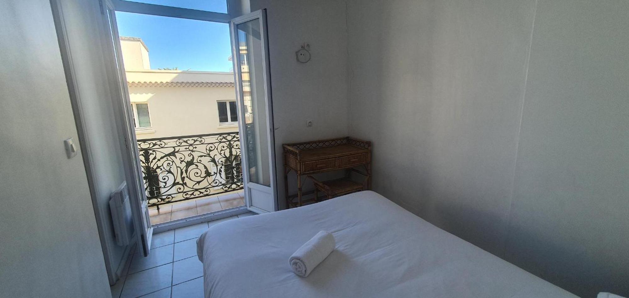 לה לבאנדו Hotel L'Oustaou מראה חיצוני תמונה