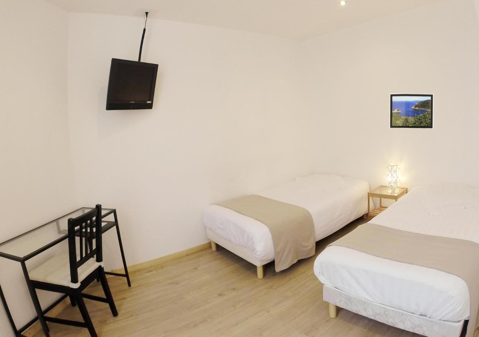 לה לבאנדו Hotel L'Oustaou מראה חיצוני תמונה