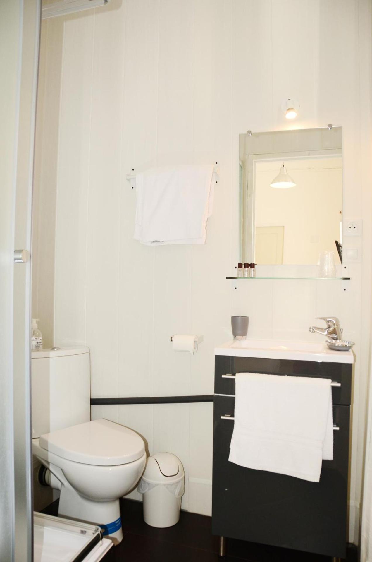 לה לבאנדו Hotel L'Oustaou מראה חיצוני תמונה