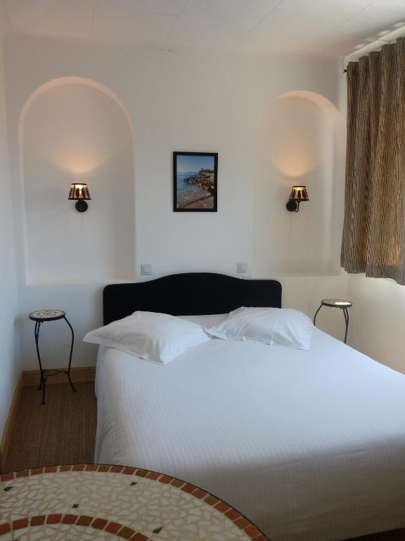 לה לבאנדו Hotel L'Oustaou מראה חיצוני תמונה